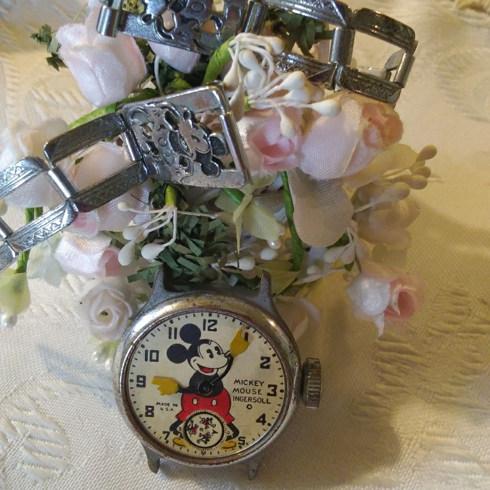 Vintage Mickey mouse watch